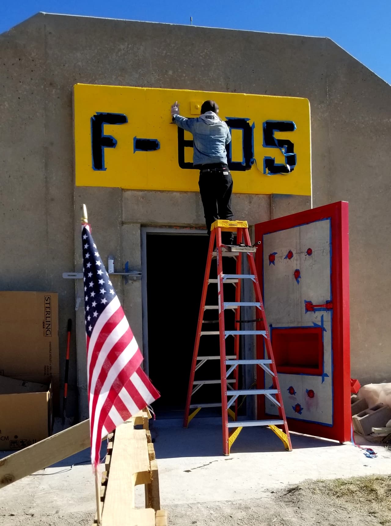 Dante Vicino, representante de Vivos, aseguró a Univision Noticias en un correo electrónico que “como resultado de la amenaza del coronavirus la demanda de Vivos ha crecido exponencialmente”.