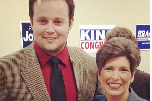 La esposa dijo que Josh le confesó lo que hizo cuando todavía estaban de novios, y que lo apoya al 100%.