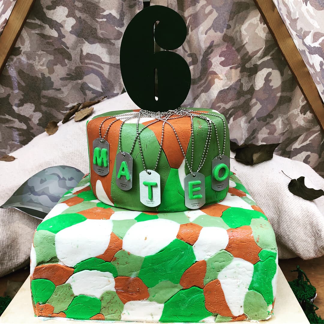 Para celebrar los seis años de Mateo, Galilea volvió a hacer de las suyas, esta vez la temática de la fiesta estuvo inspirada en el espectáculo aéreo que Mateo admiró en la Base Aérea Militar No. 1. Las Tropas Mateo, como fue llamado el grupo de niños invitado, disfrutaron de cada detalle inspirado en uniformes camuflajeados.