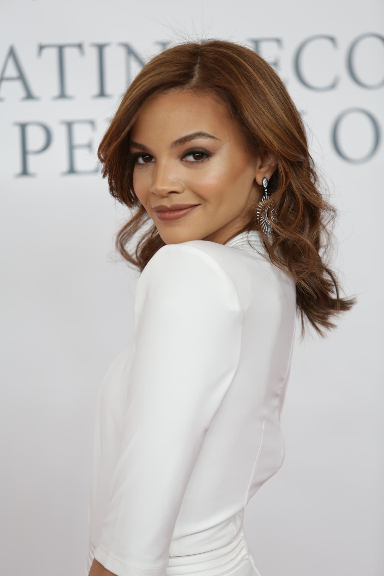 Una alfombra donde predominó la pureza del blanco, así estuvo la ceremonia de Persona del Año donde el homenajeado fue Roberto Carlos.