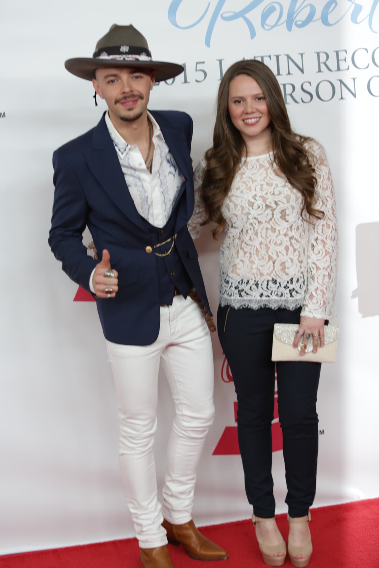 Una alfombra donde predominó la pureza del blanco, así estuvo la ceremonia de Persona del Año donde el homenajeado fue Roberto Carlos.