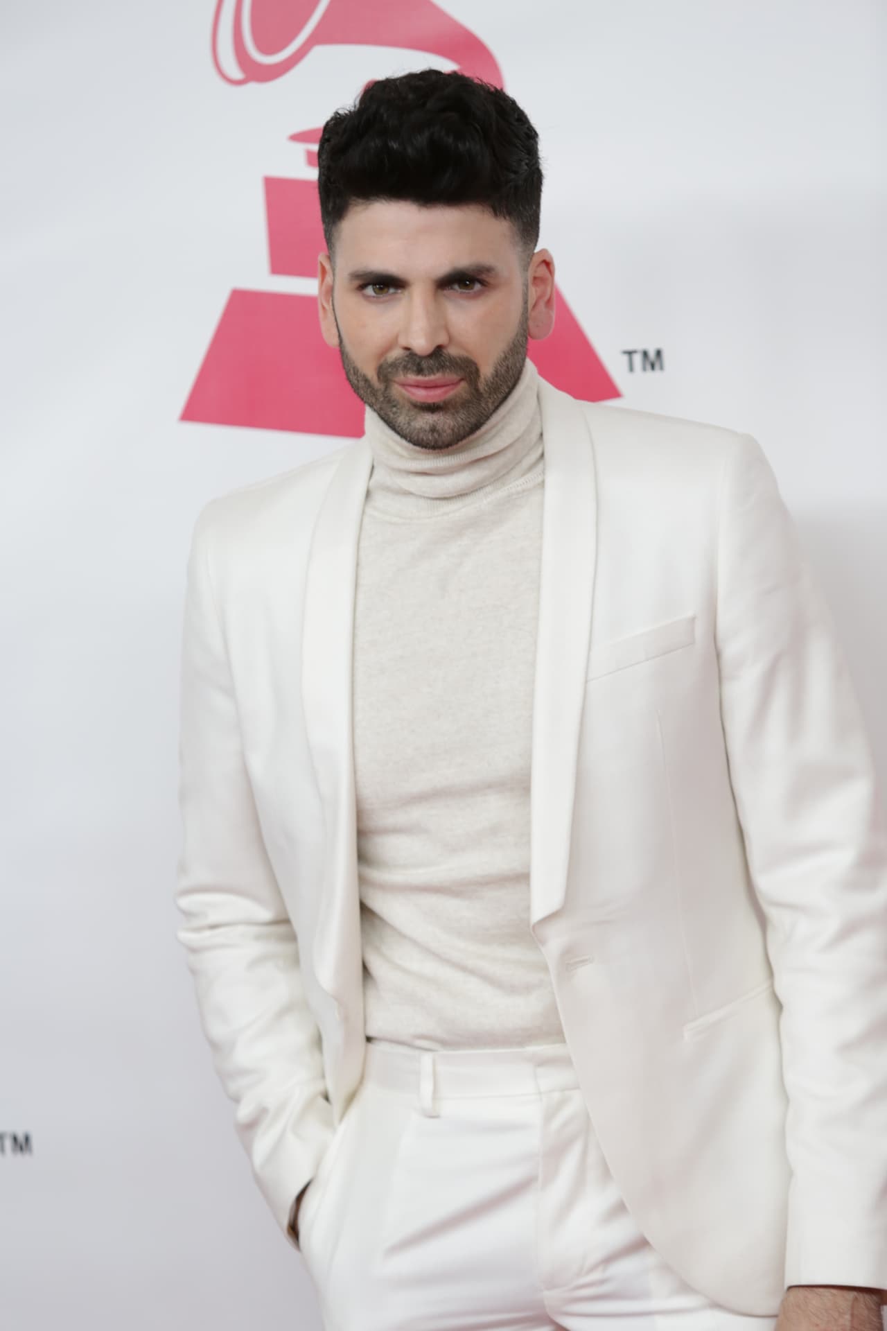 Una alfombra donde predominó la pureza del blanco, así estuvo la ceremonia de Persona del Año donde el homenajeado fue Roberto Carlos.