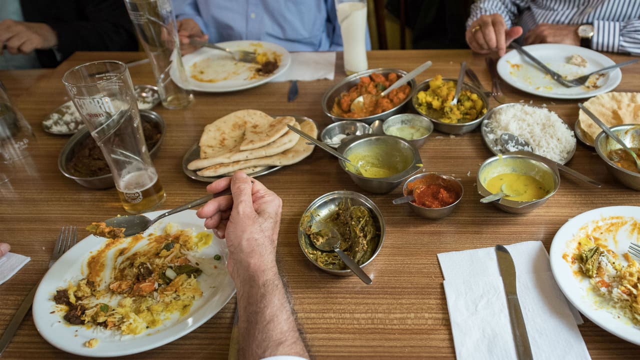 Estudio: Dueños de restaurantes podrían recaudar 6,000 millones al año en propinas de meseros con propuesta de Trump