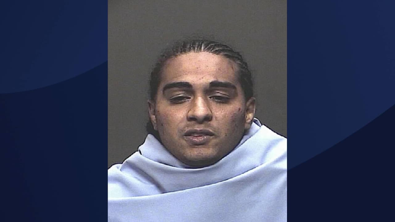 Nunley enfrenta varios cargos que incluyen: venta de estupefacientes, posesión peligrosa de drogas, transferencia de estupefacientes, abuso infantil y tráfico de propiedad robada.