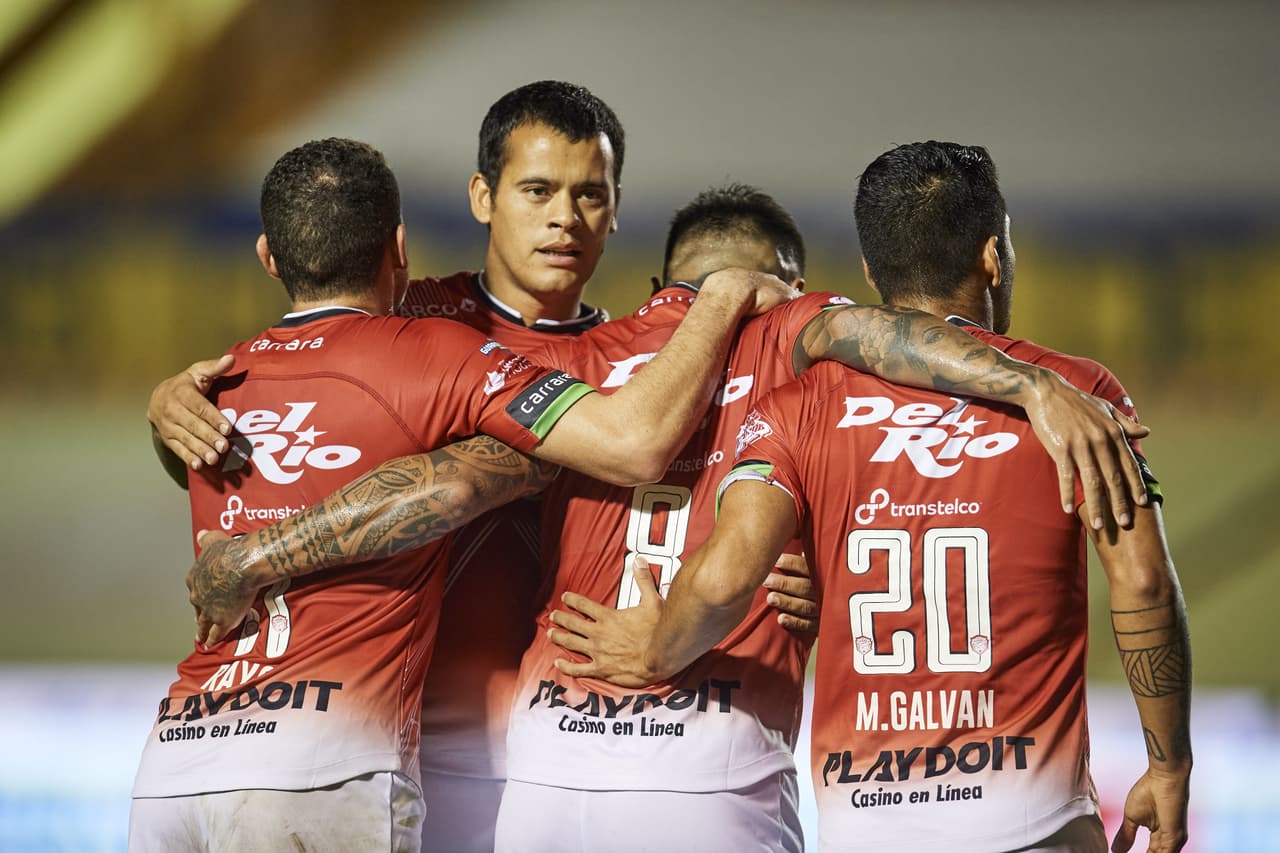 Lezcano definió de media vuelta para acabar con la racha de Nahuel Guzmán.