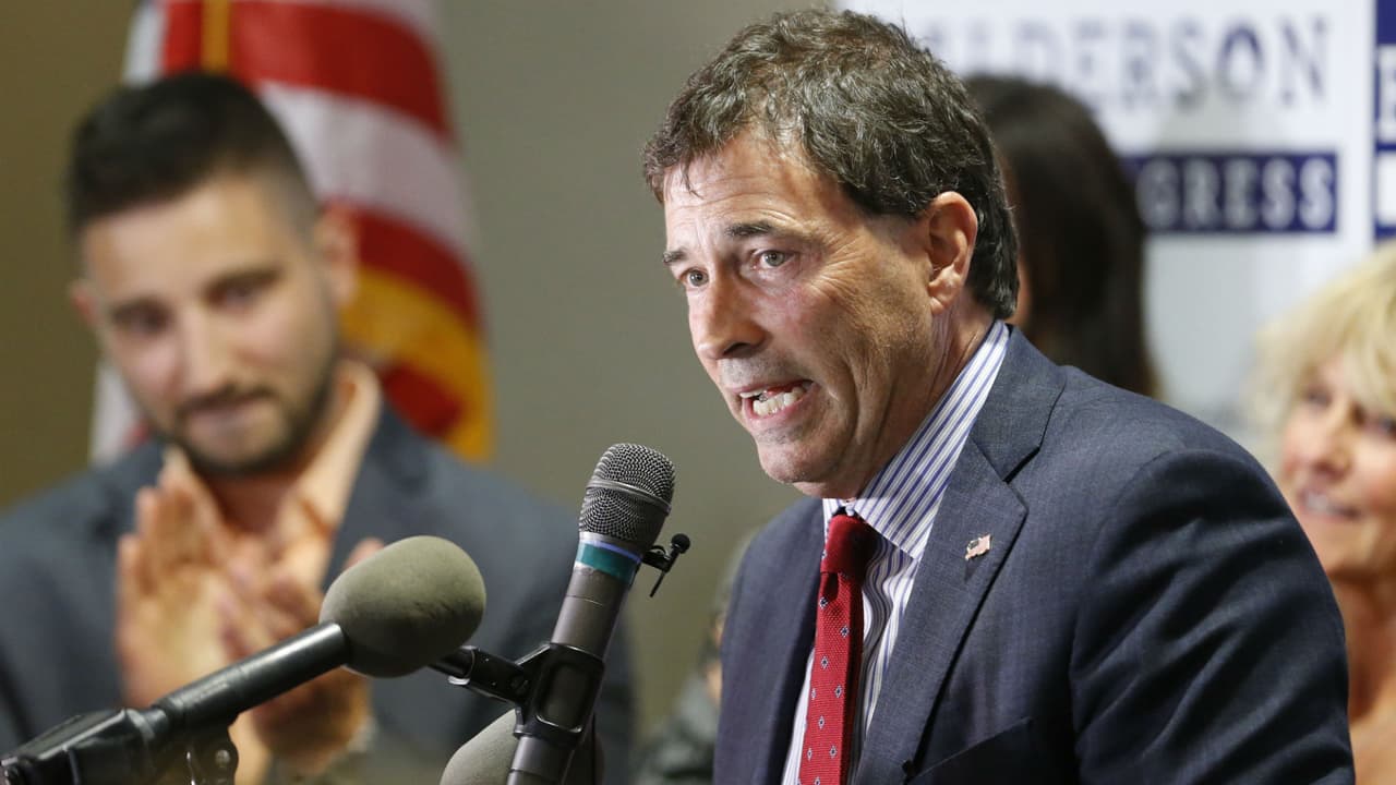 Candidato de Trump aventaja por la mínima una elección en Ohio donde el presidente ganó por amplio margen en 2016