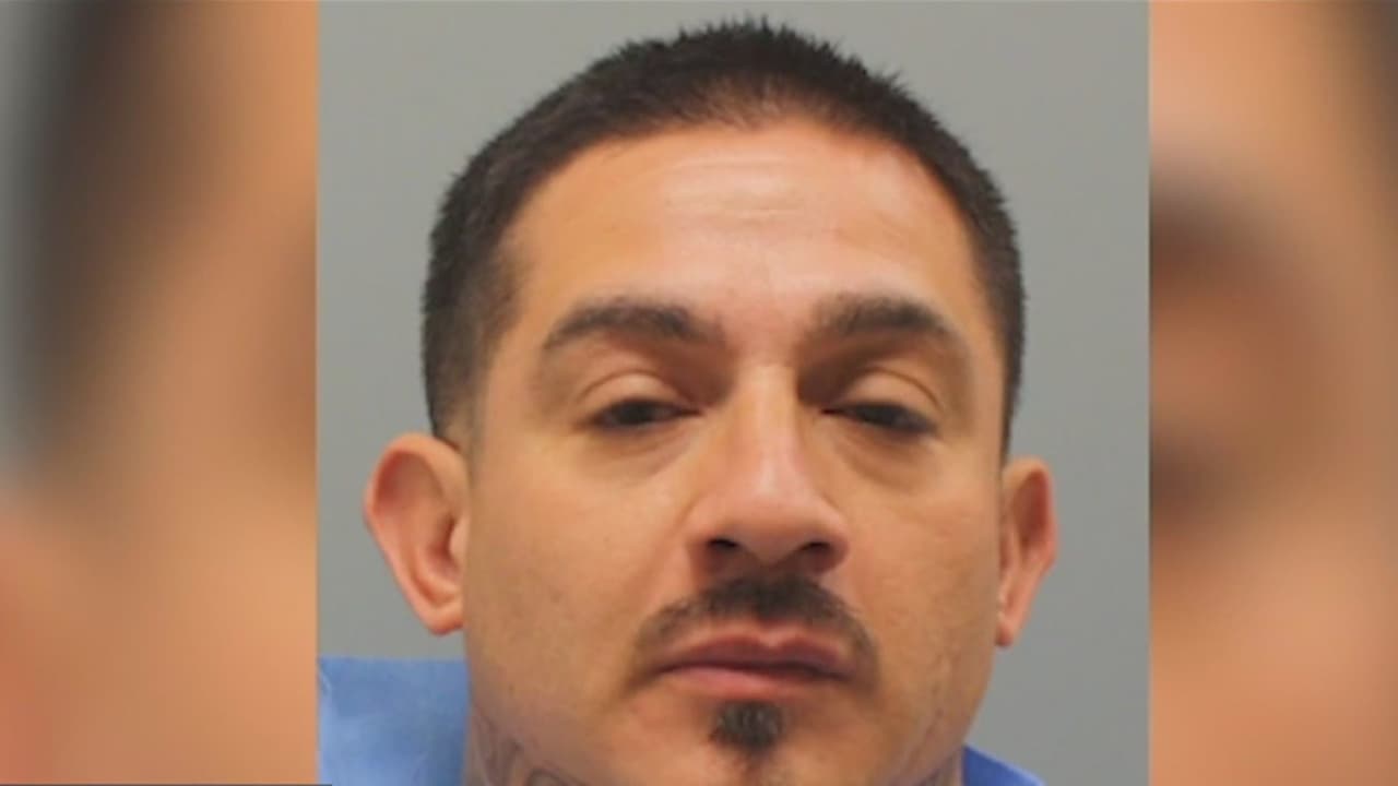 Robo y lesiones: Así es el historial criminal de Moisés Martínez, sospechoso de dispararle a un oficial