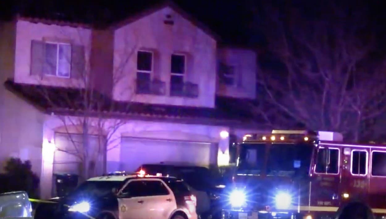 Niño de tres años muere degollado en Lancaster y el novio de su mamá se quiere morir