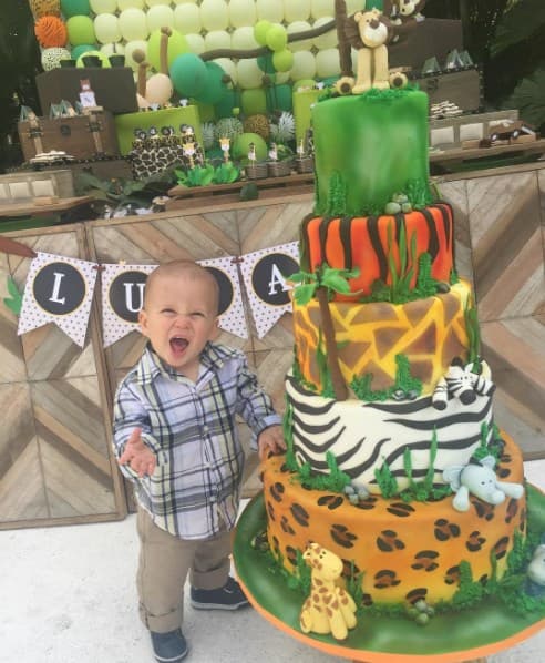 Lucas fue el más feliz en su fiesta de cumpleaños número uno.