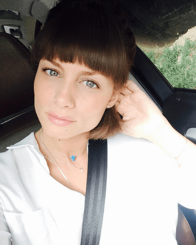 Parece que Victoria también está obsesionada pero por un hombre que se casará con ella.