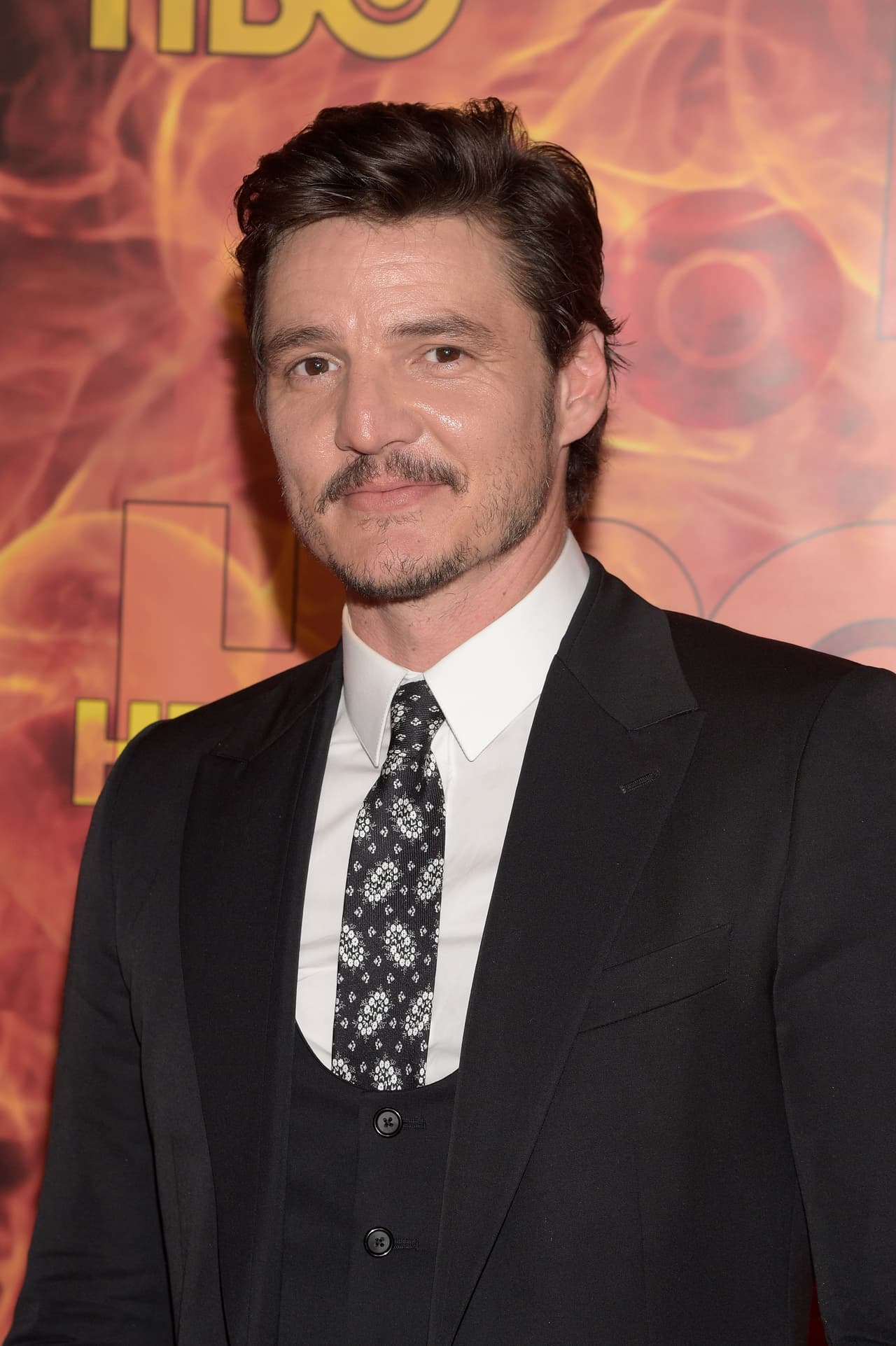 Pedro Pascal es un conocido actor de series americanas, seguramente su cara se te hace conocida pues ha participado en exitosos proyectos.