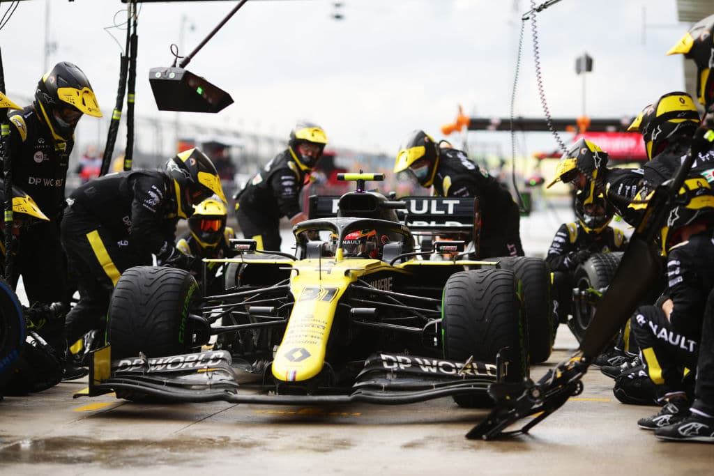 Una carrera inolvidable para el mexicano Sergio Pérez en donde consigue segundo lugar y su primer podio del año, que comparte con el ya siete veces campeón del mundo Lewis Hamilton, y con Sebastian Vettel en tercera posición. Hamilton iguala a Schumacher en campeonatos del mundo, mientras el mexicano suma su noveno podio en la historia de la Formula 1.