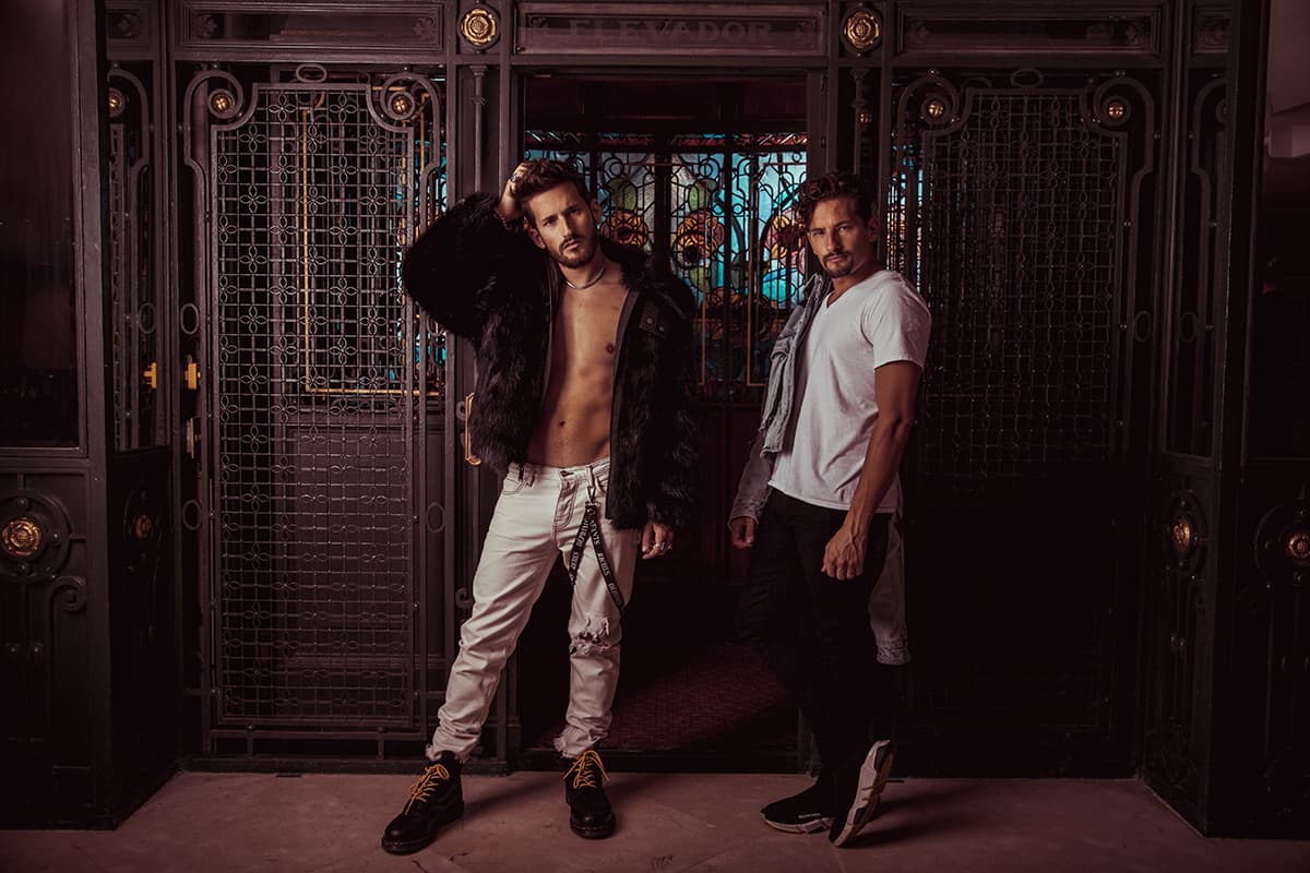 <b>Mau y Ricky.</b> Con nominaciones en las categorías Ritmo en la Regadera (Singing In The Shower), Scroll Stopper (Me Llama la Atención) y Esto Sí es "BTS" (This is a "BTS"), este dueto no sólo sorprenderá a sus fans con el total de premios que se llevará a casa sino que tiene preparado un gran musical que sus fans seguro amarán.