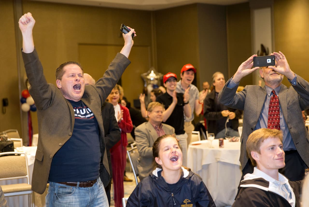 Partidarios del Partido Republicano celebran la victoria de Donald Trump en Dallas, Texas. 
<br>
