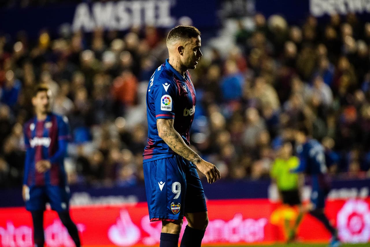 Aspas (12’) abrió el marcador y Martí (60’,70’) empató el encuentro y le dio la vuelta. Mayoral (91’) puso el 3-1 definitivo.