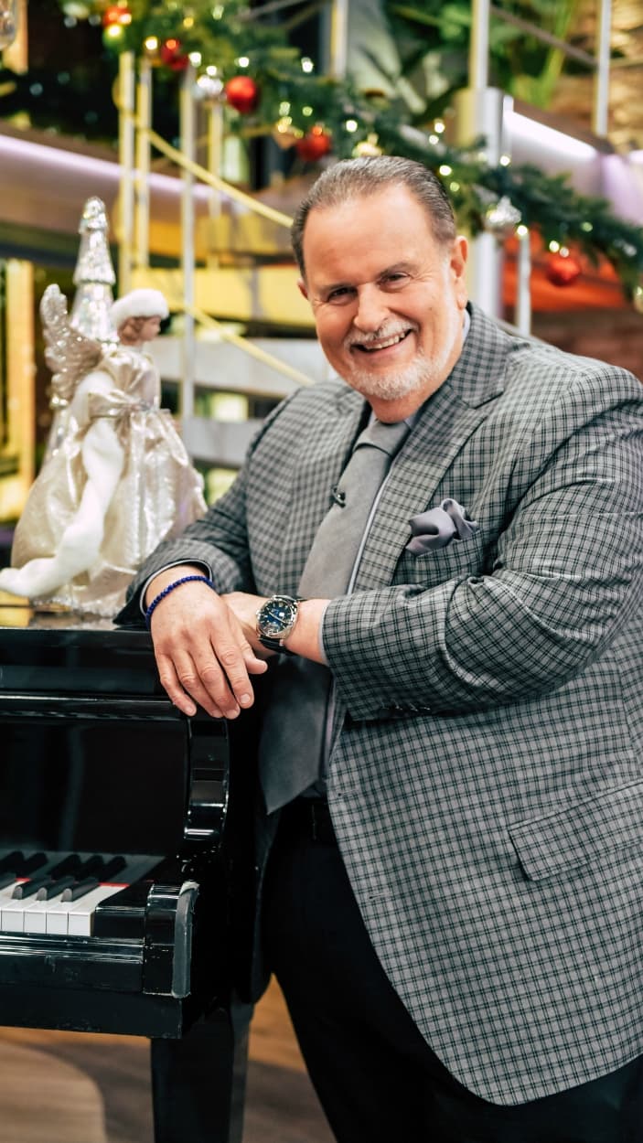 <b>LA TARJETA DE MÍA:</b> “Mi sueño es el mismo que todo el mundo: que mi familia tenga salud, mi esposa, mi hija estén bien… Pero también quiero que 
<b>mi hija ¡deje de perder la tarjeta de crédito </b>y del banco!".