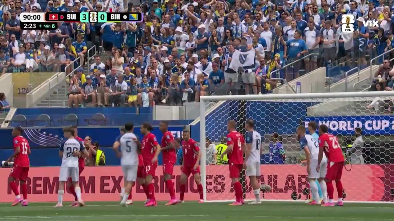 ¡Bosnia descuenta con un golazo! Mahmić rompe la resistencia suiza