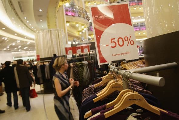 3. Prueba las marcas propias de la tienda. Usualmente cuestan 25 a 30 por ciento menos en comparación con los productos de marca, además descubrimos que son a menudo casi de la misma calidad.