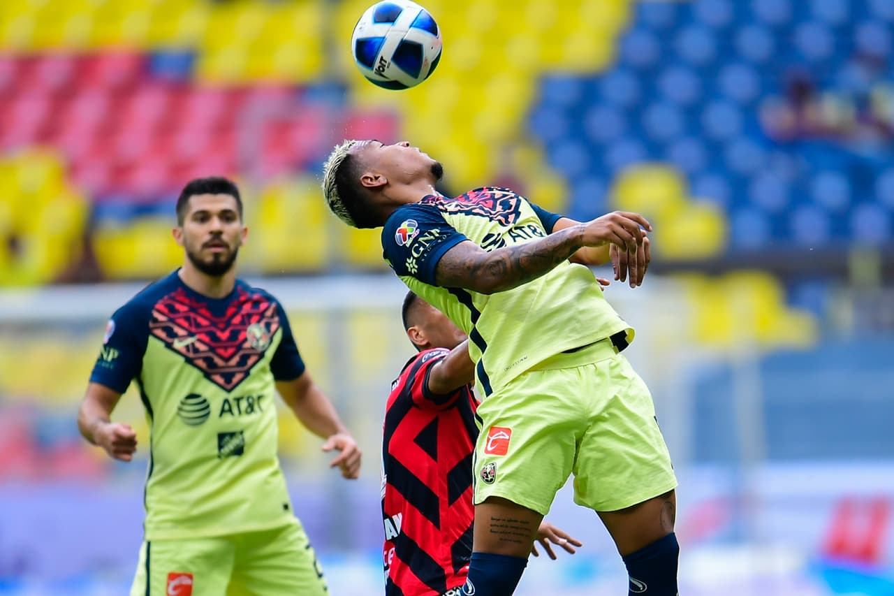 América mantiene su gran paso en el campeonato y en los minutos finales derrotó a Xolos de Tijuana.