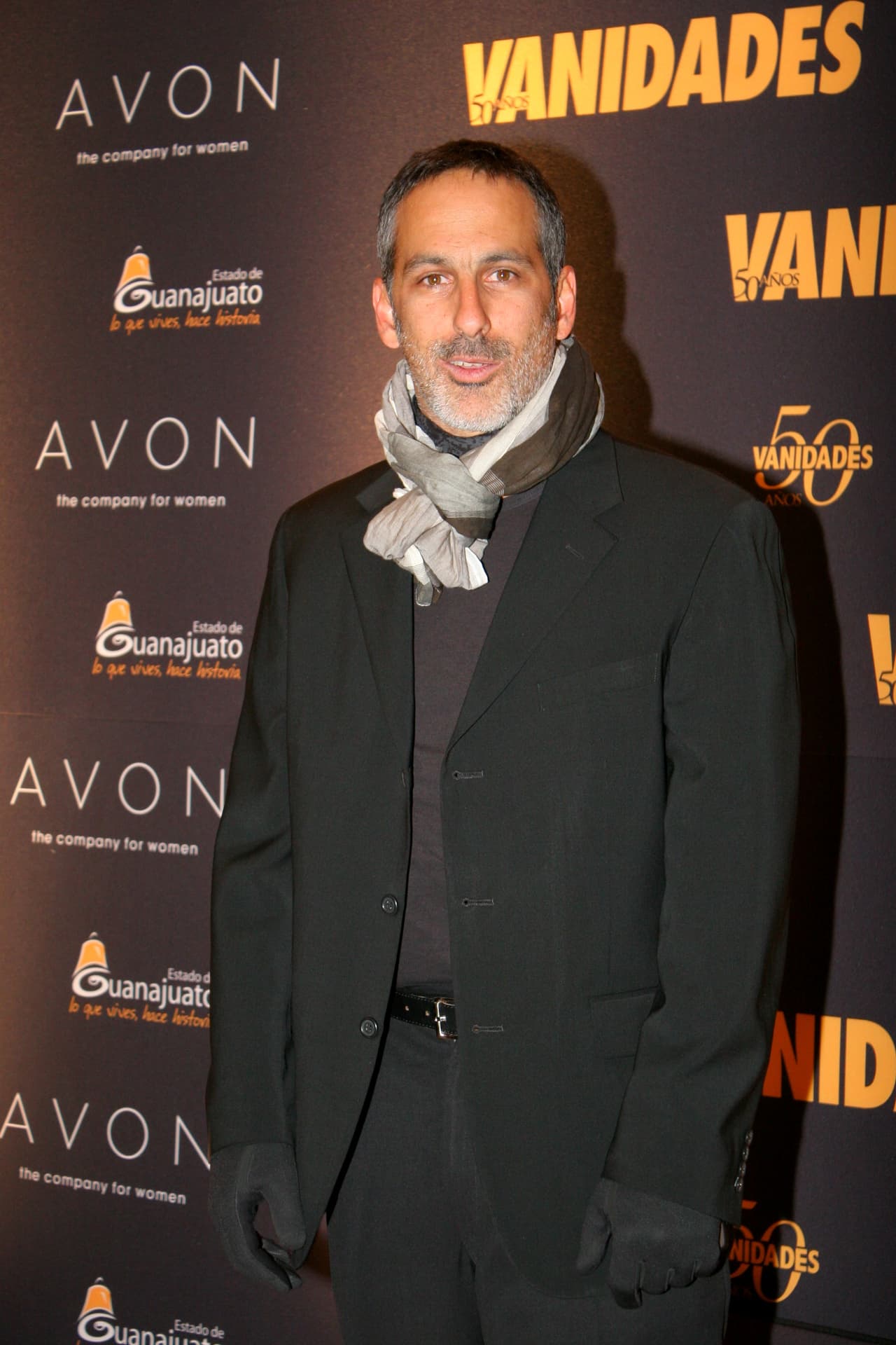 “Ya me di unos besos con Julio Bracho, besa bien y eso que estoy poseído por una mujer”, comentó.