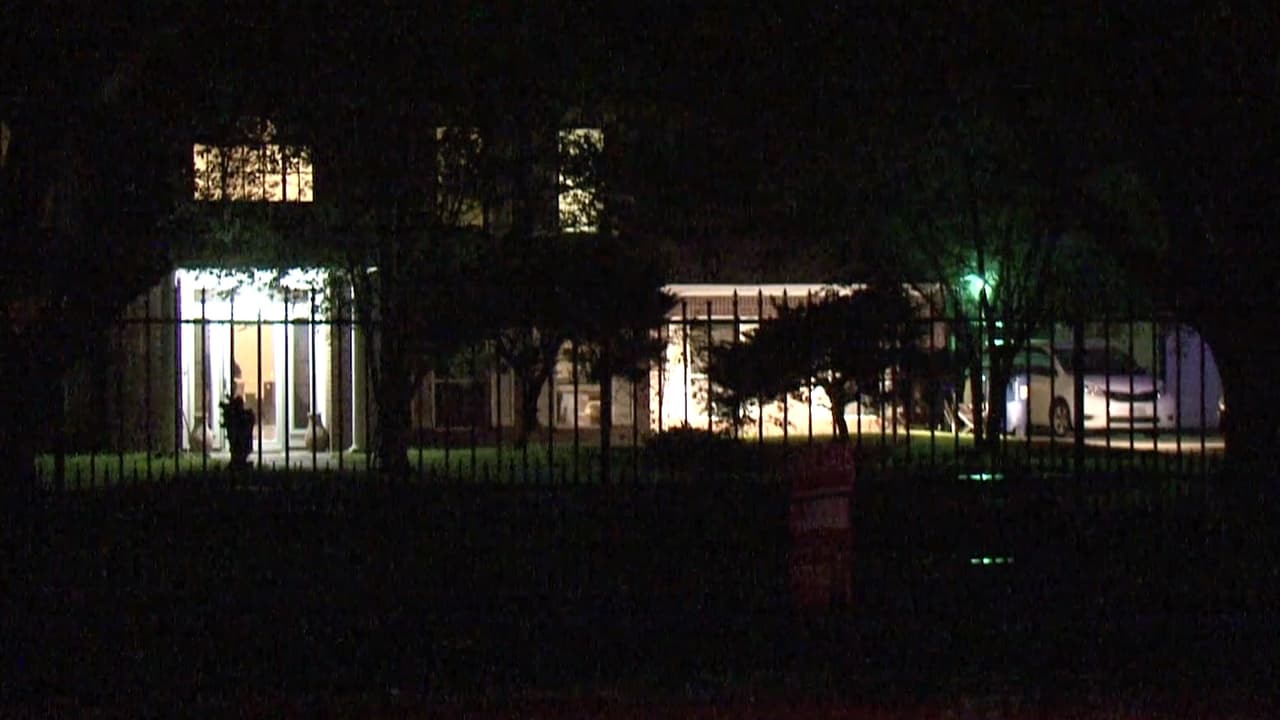 Las autoridades investigan por cuanto tiempo la madre dejó a los menores solos en la tina y cuál era la condición de los niños antes de que ella saliera del baño, Hasta el momento no se ha dado a conocer más información.