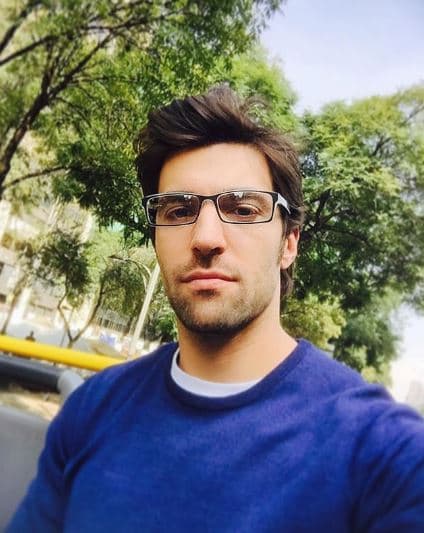 'Juro que te amo', 'Niña de mi corazón' y 'Una familia con suerte' son otras existosas producciones en las que el actor de 34 años ha trabajado.