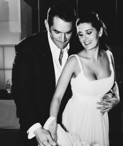 Su boda fue una íntima boda civil ya que ambos se habían casado anteriormente por la iglesia.