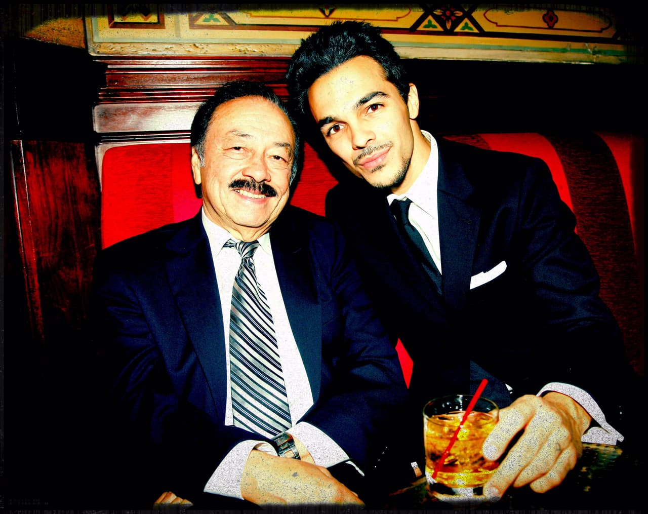 Elín Ortiz falleció el pasado domingo 12 de junio. Con un emotivo mensaje y esta foto lo despidió en redes sociales su hijo, Shalim: "Te amaré siempre. Te recordaré siempre. Ya no sufres más viejo. Ya eres libre. Tu angelito 'Rabitín'. ❤️".