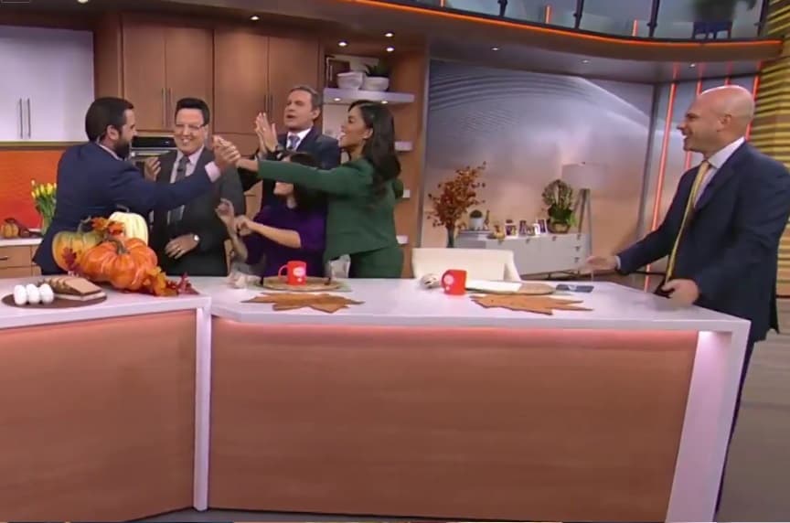 En el programa en vivo, se comprometió en ir tras su meta y sus compañeros del show le hicieron saber que están con él.