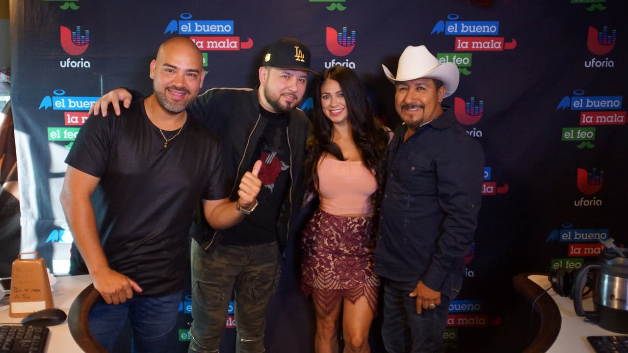 Roberto Tapia llegó al El Bueno, La Mala y El Feo para estrenar en exclusiva su nuevo sencillo.