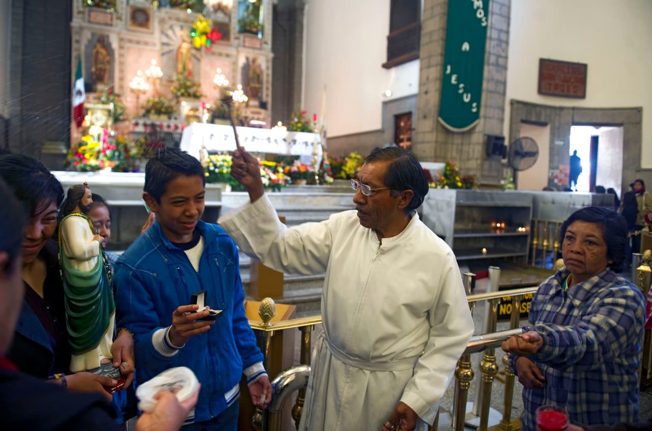 También en varios países latinos es común la veneración a San Judas Tadeo, como ocurre en Guatemala, Cuba, Chile y Panamá, en donde es uno de los santos de mayor devoción.