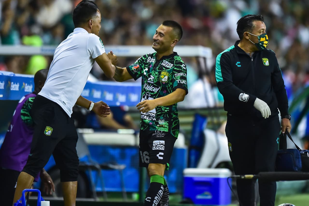 Jean Meneses hizo el 3-2 a favor de León y su primer tanto en el torneo.