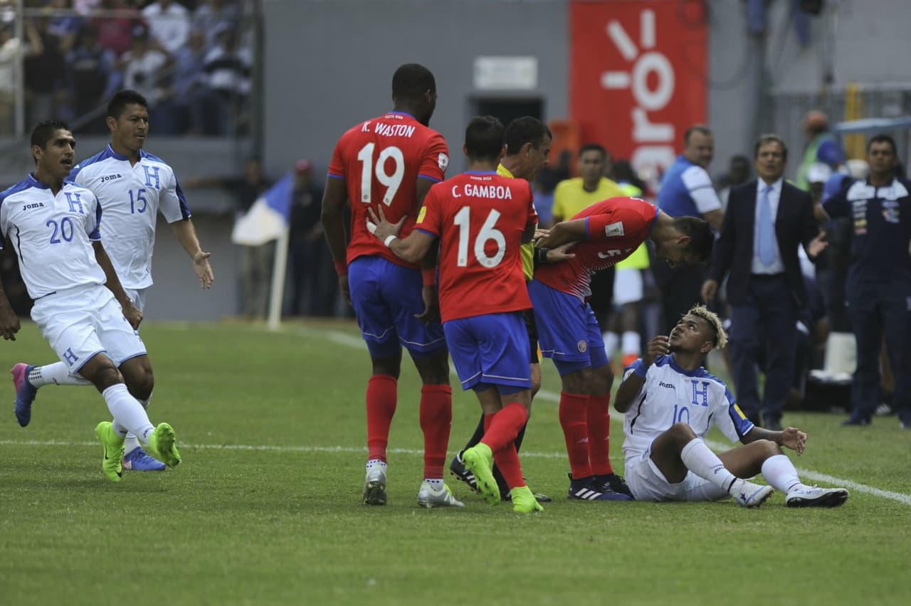 Costa Rica escapa de Tegucigalpa con un empate ante Honduras