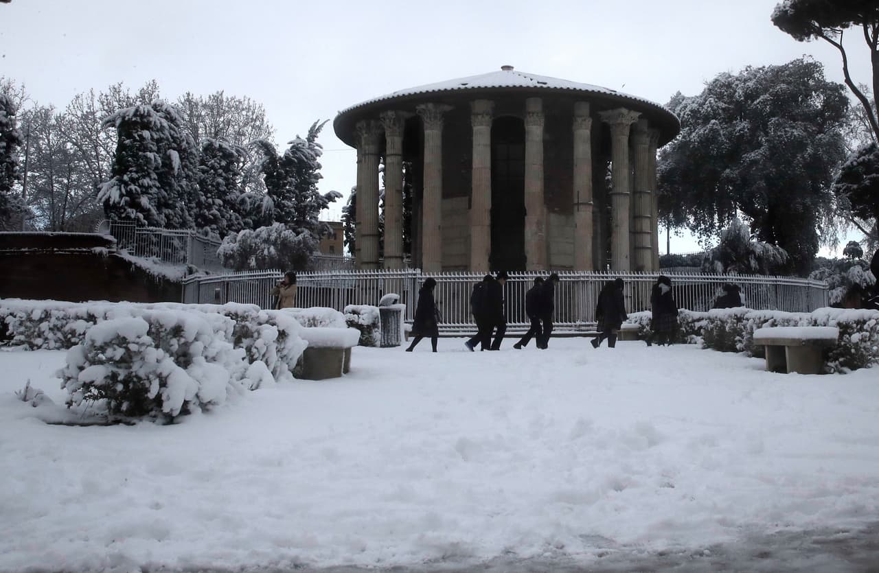 Las áreas arqueológicas del Foro Romano, el Palatino o las Termas de Caracalla fueron cerradas al público debido a la peligrosidad.