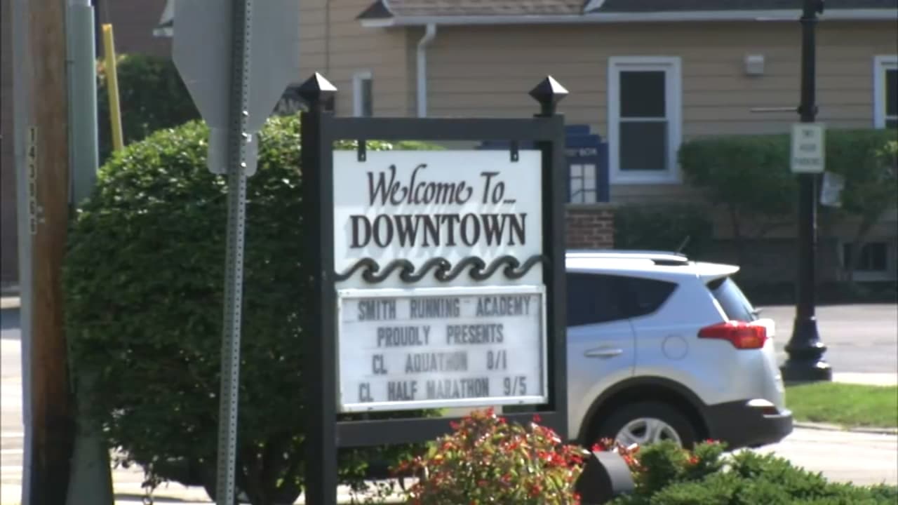 El alcalde de Crystal Lake, Haig Haleblian, quien es dueño de un negocio desde hace mucho tiempo, asumió el cargo hace unos meses, en abril, y está encantado de darle la bienvenida al presidente Joe Biden al área y espera que tenga la oportunidad de mostrarle cuánto se unió esta comunidad para mantener los negocio en marcha durante la pandemia.