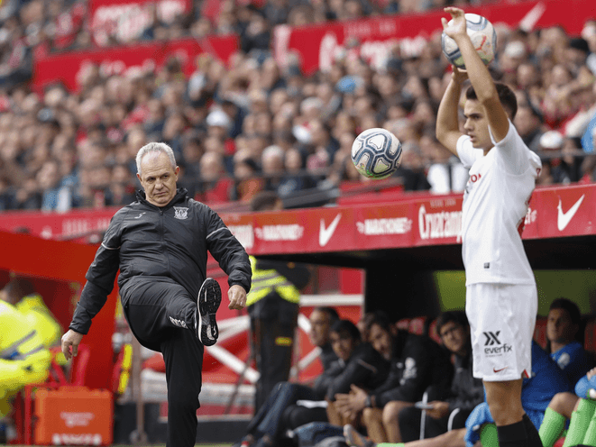 Javier Aguirre se fue con “rabia” por la derrota