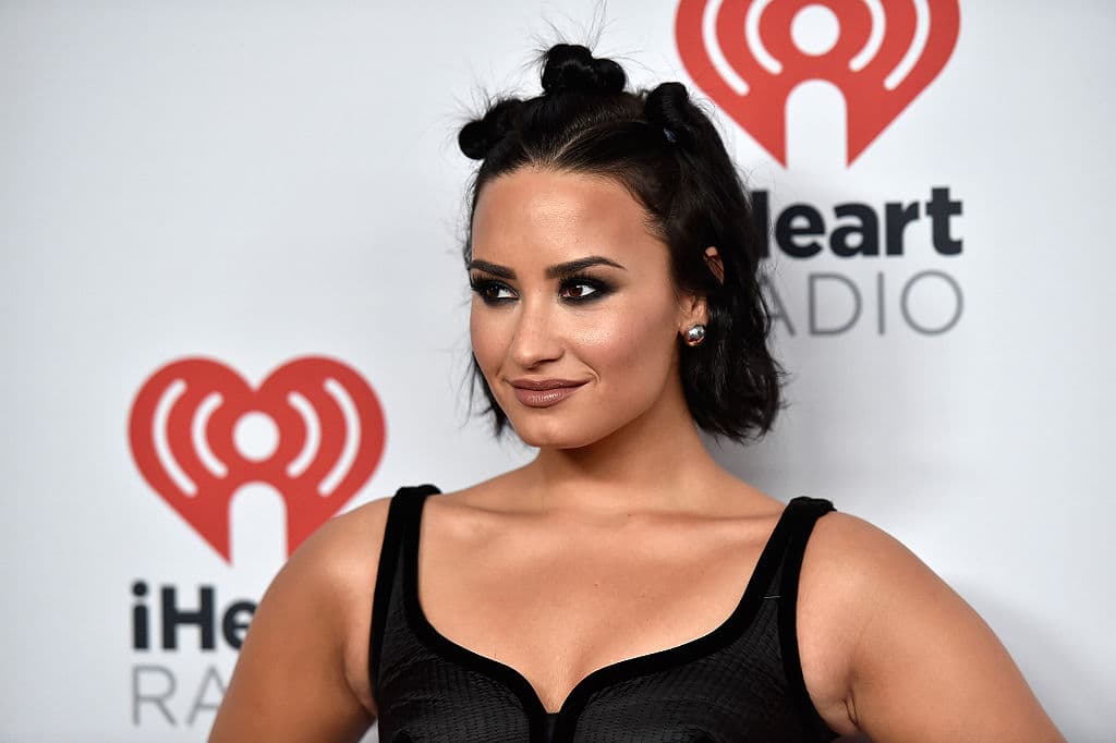 En esa charla admitió que se había involucrado con una mujer y que "se sintió mejor" que con las relaciones con varones que había tenido en el pasado. 
<br>