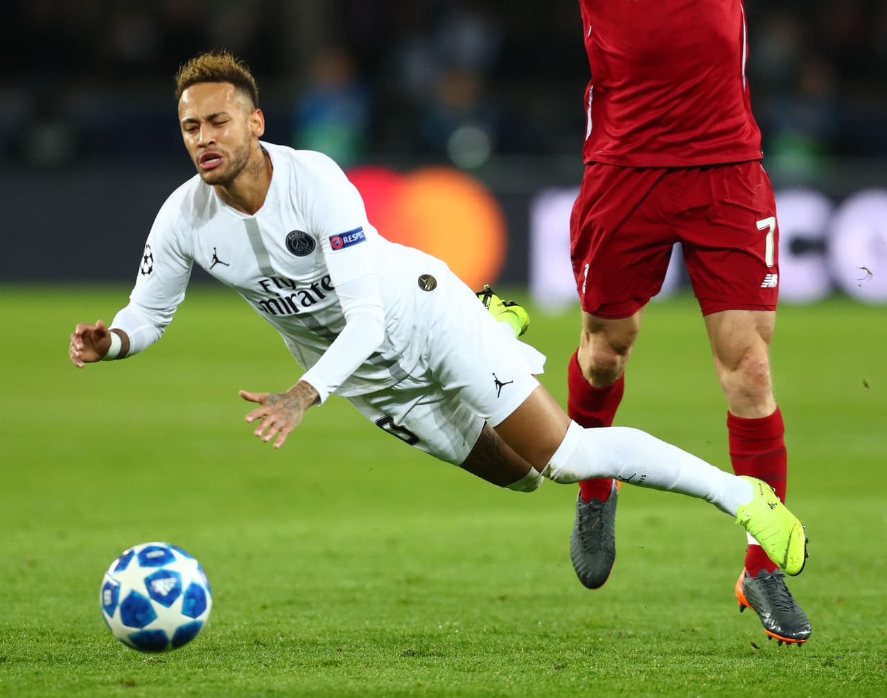 Que, entendiendo su poder ofensivo, comenzaron a derribarlo en repetidas ocasiones.