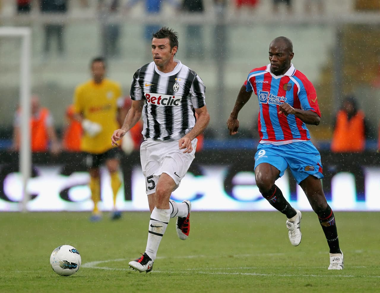 El italiano Andrea Barzagli llegó a Juventus en el mercado invernal de 2011 en medio casi del anonimato y con una transacción de 300 mil euros desde el fútbol alemán.