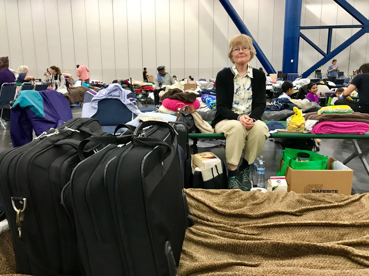 Janet Klumas, que vive en el estado de Washington, fue rescatada en la autopista a la salida de Houston.