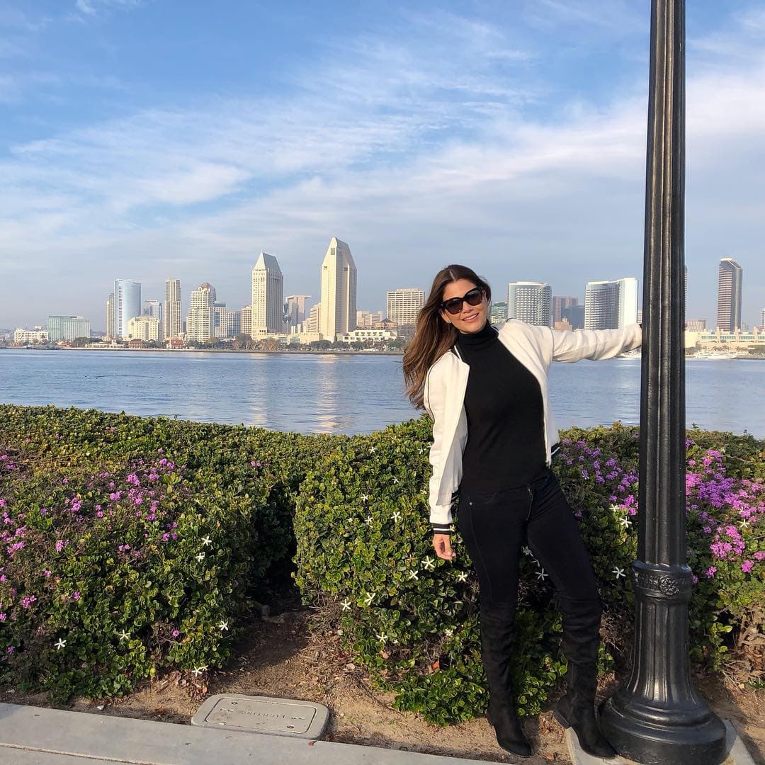 La primera parada fue en San Diego, California, el 10 de enero. En esta ocasión la conductora mexicana viajó con sus compañeros de Despierta América para convivir con el público que los sigue en esa parte de Estados Unidos. “Como me encanta esta ciudad. San Diego: quiero vivir aquí algún día”, redactó Ana Patricia junto a la bella imagen.
<br>