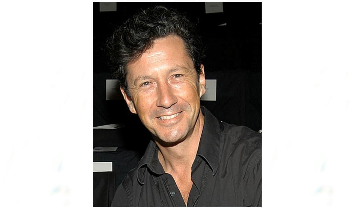 El encargado de darle vida fue el actor británico Charles Shaughnessy, conocido también por su trabajo como Shane Donovan en la telenovela estadounidense 'Days of our Lives'.