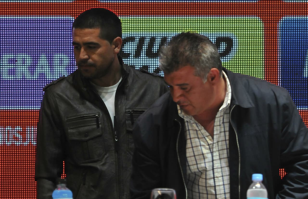 Claudio Borghi, técnico del LDU, quiere sacar del retiro a Riquelme