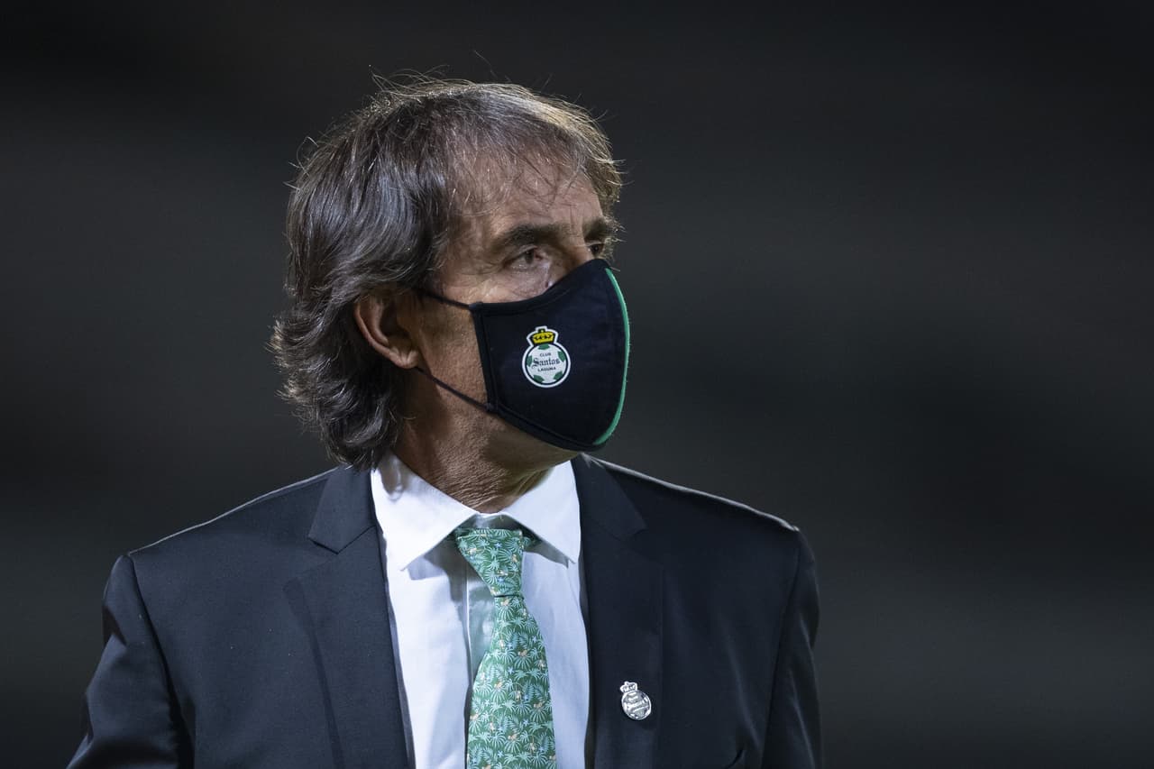 Almada evita hablar sobre el penal de Pumas y el arbitraje