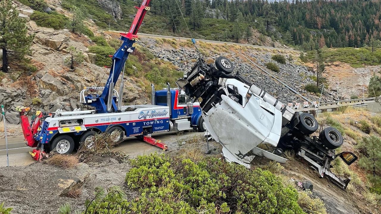 Pavimento mojado provoca múltiples accidentes sobre la I-80