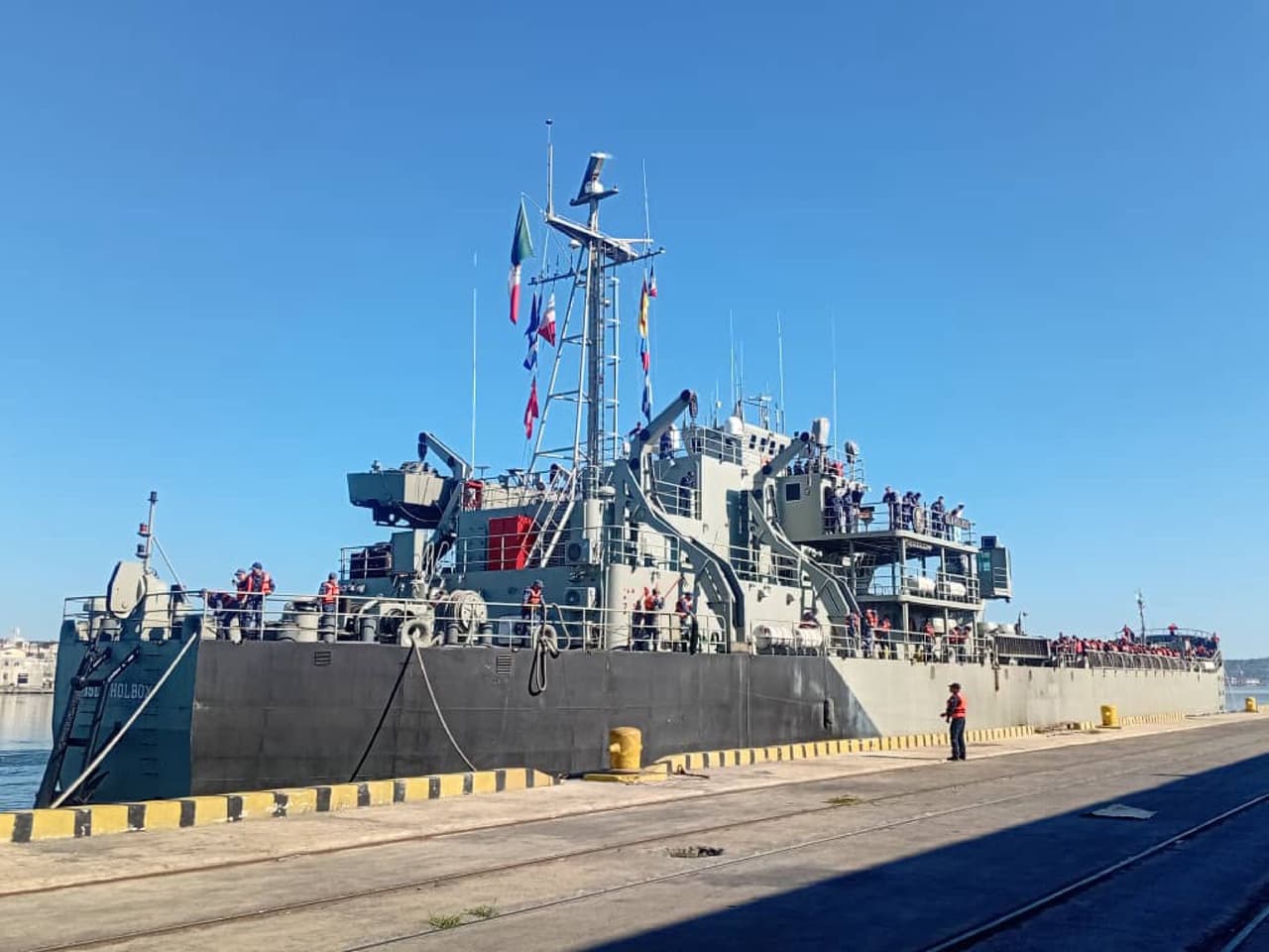 Díaz-Canel agradece ayuda humanitaria a Sheinbaum, mientras México responde al republicano Carlos Giménez