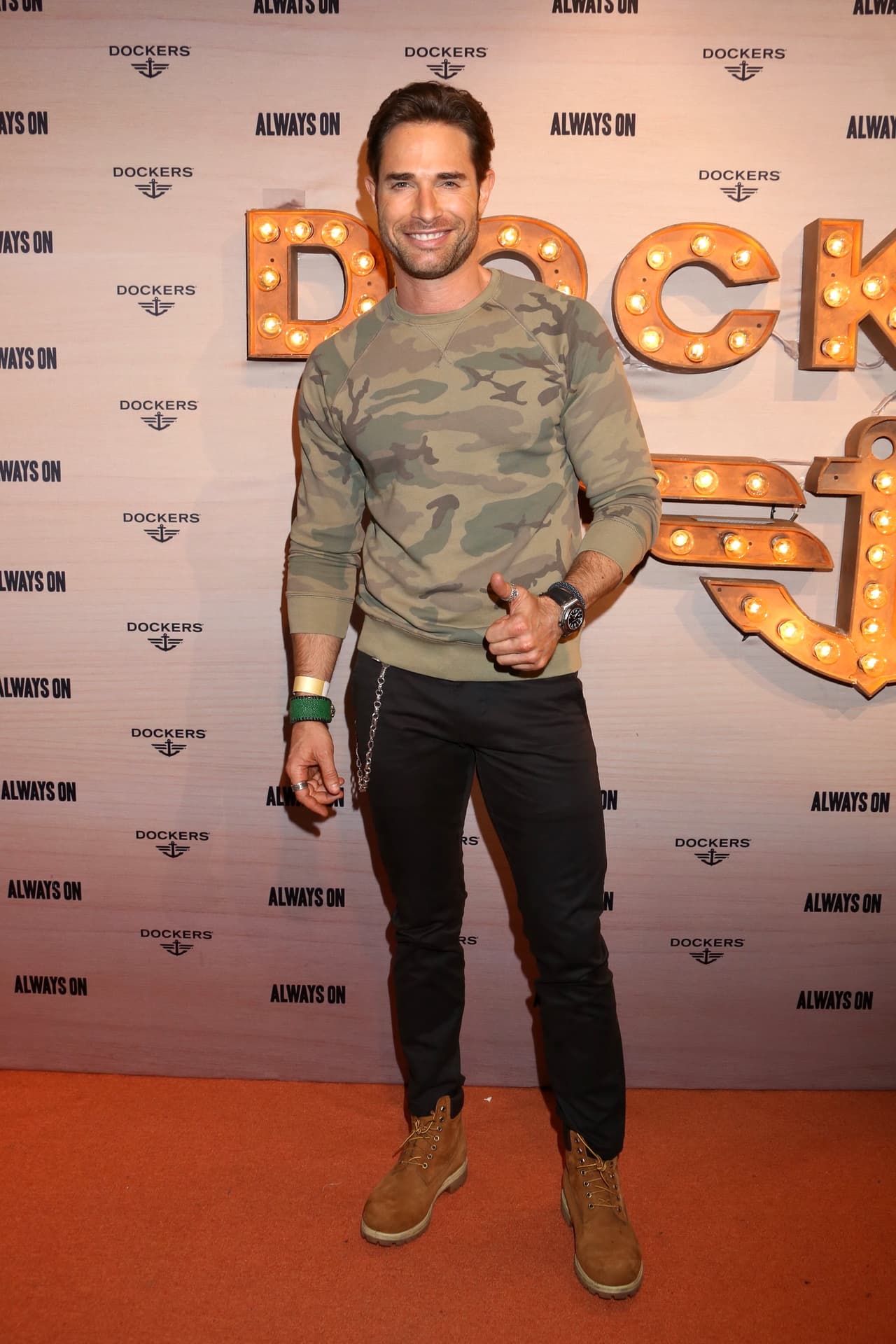 Por su parte, en la red social Twitter lo siguen 2.75 millones de fanáticos, por lo que hoy en día tiene poco más de 6.95 millones de seguidores y ocupa el lugar número 11 de esta lista.