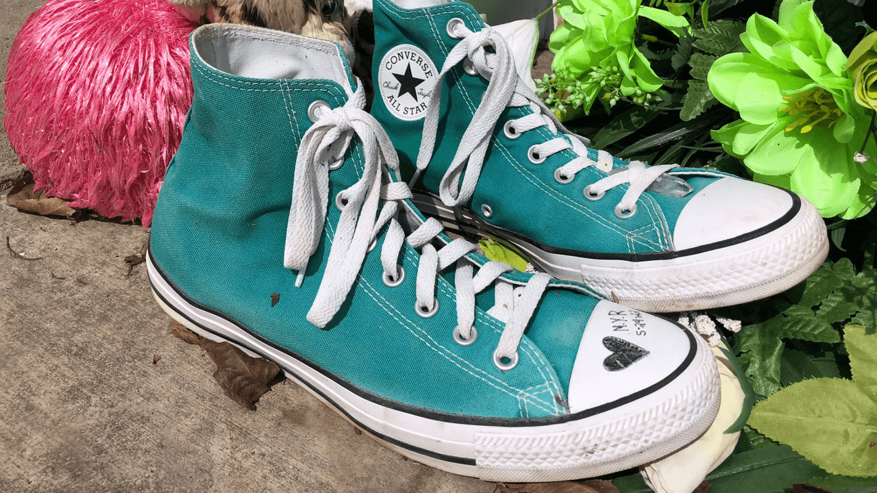 Además, quieren hablar de una campaña de firmas para poder retirar a líderes locales, como la Fiscal del Condado de Uvalde, Christina Busbee.