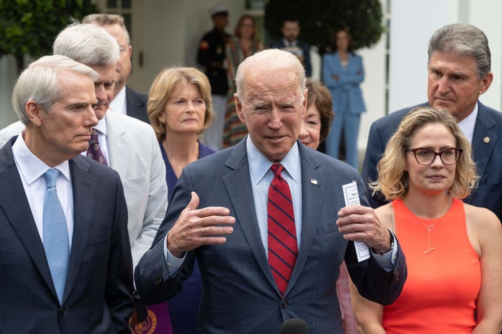 “Tenemos un acuerdo”: Biden anuncia su apoyo al plan de infraestructura bipartidista del Senado