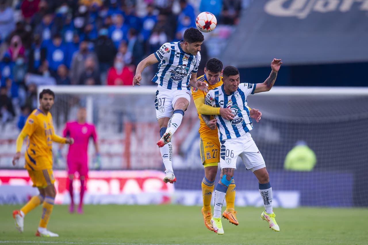 Con dos goles de Víctor Guzmán el Pachuca venció a Tigres y tomaron el liderato del Clausura 2022.